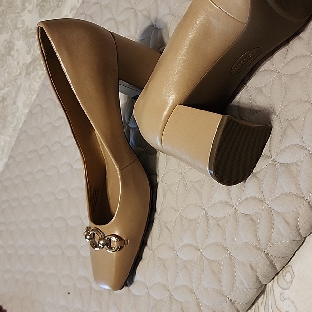 Anne Klein Pumps